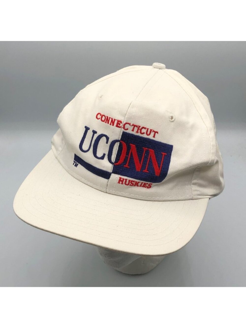 Vintage 1990s UConn University Connecticut Huskies White Snapback Hat